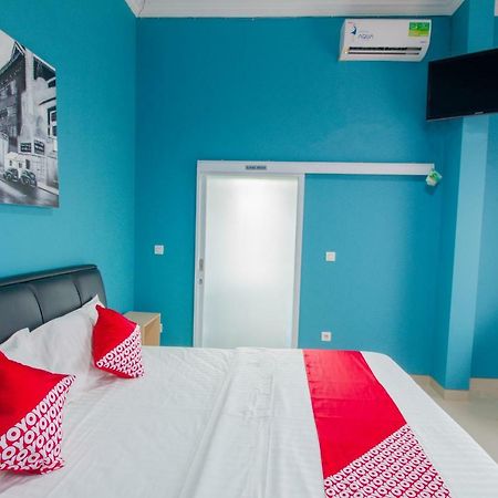 Oyo 871 Aira Costel Hotel Cianjur Ngoại thất bức ảnh