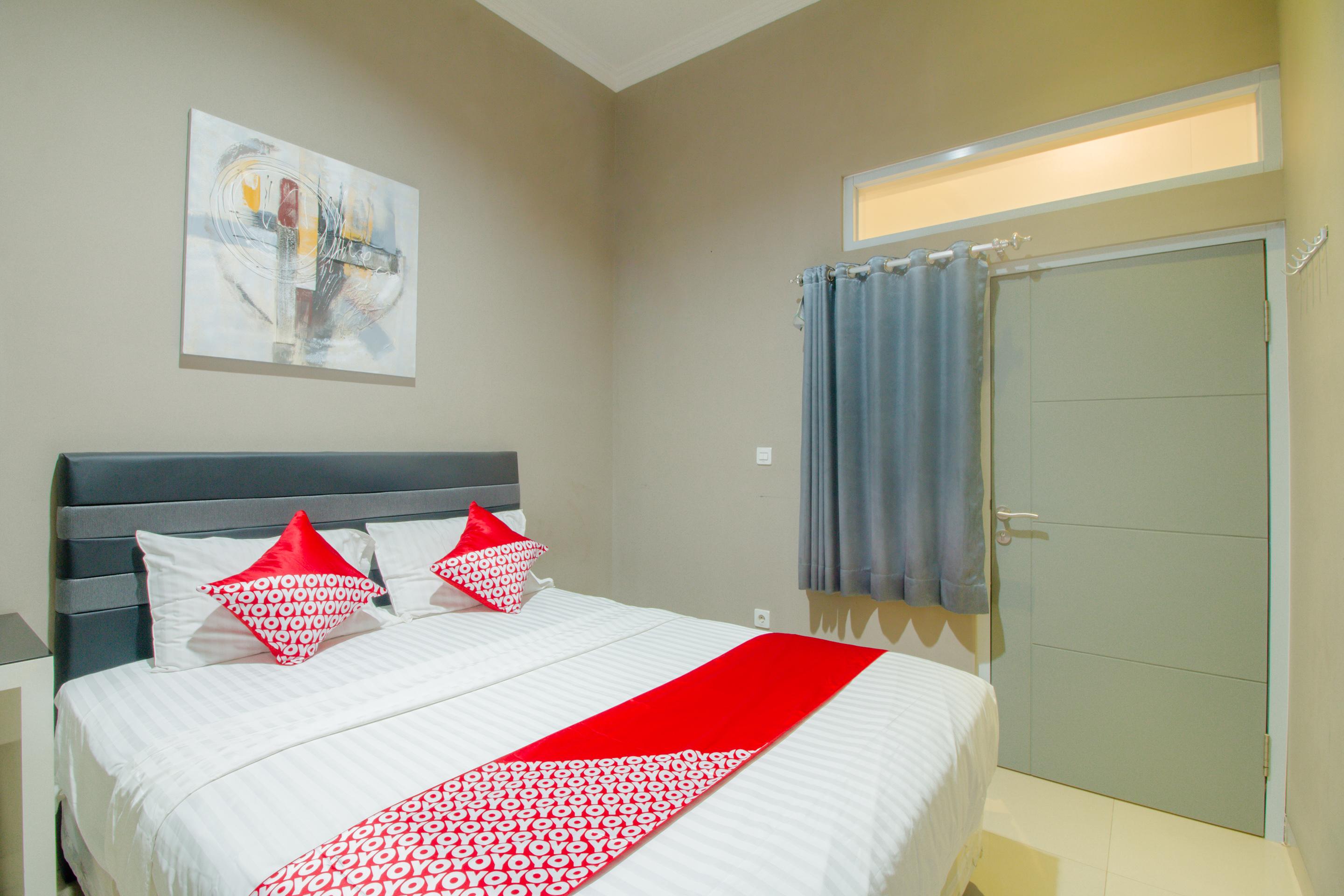 Oyo 871 Aira Costel Hotel Cianjur Ngoại thất bức ảnh