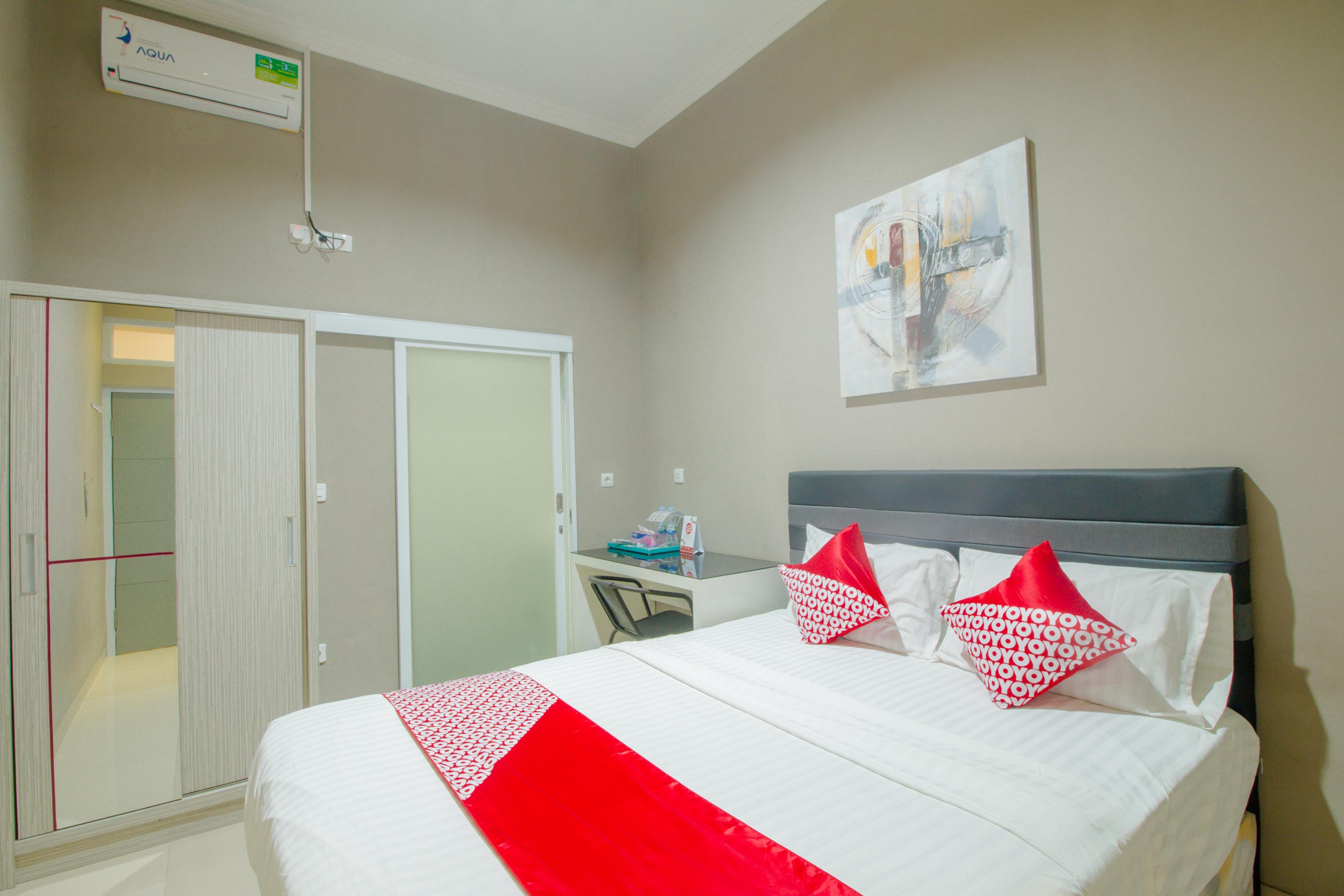 Oyo 871 Aira Costel Hotel Cianjur Ngoại thất bức ảnh