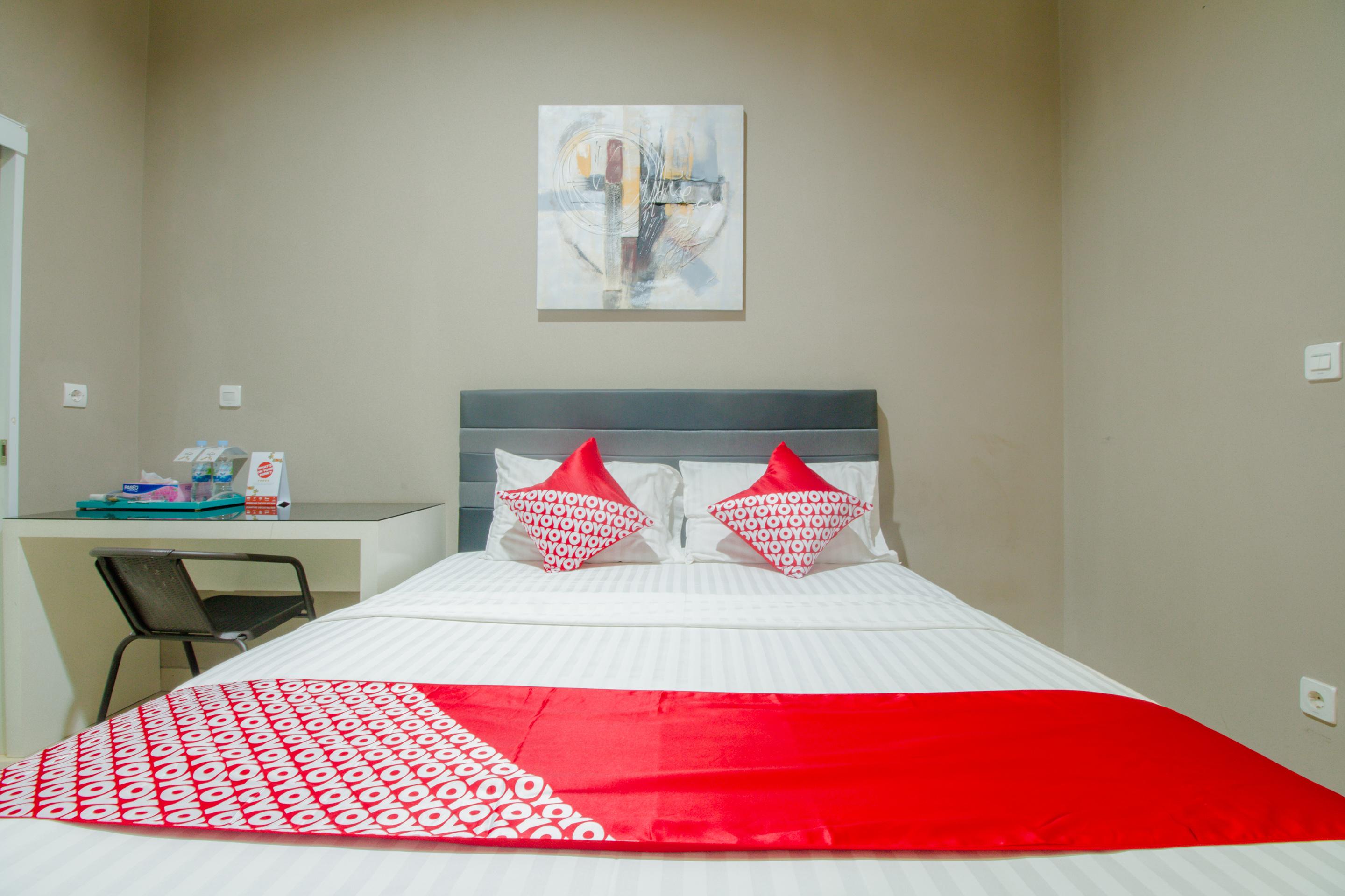 Oyo 871 Aira Costel Hotel Cianjur Ngoại thất bức ảnh