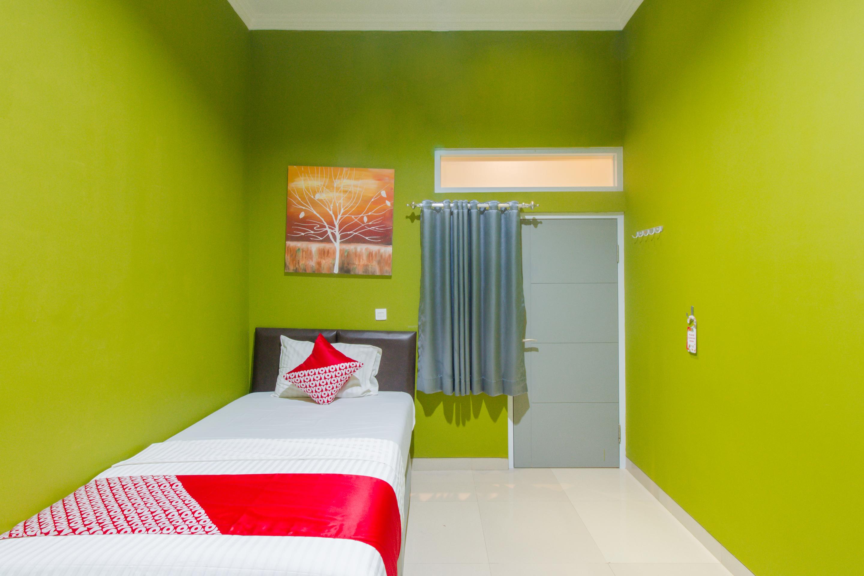 Oyo 871 Aira Costel Hotel Cianjur Ngoại thất bức ảnh