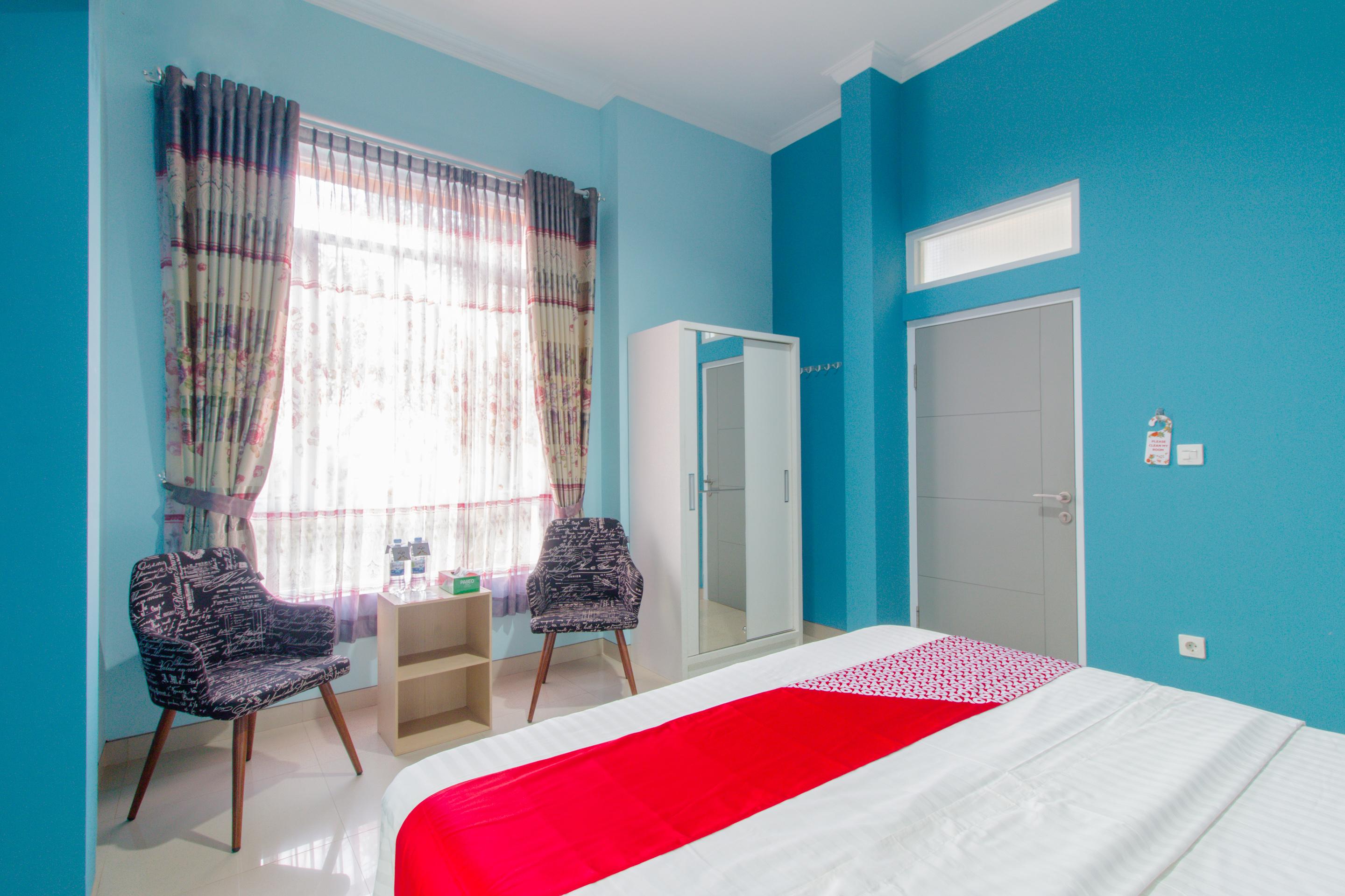 Oyo 871 Aira Costel Hotel Cianjur Ngoại thất bức ảnh