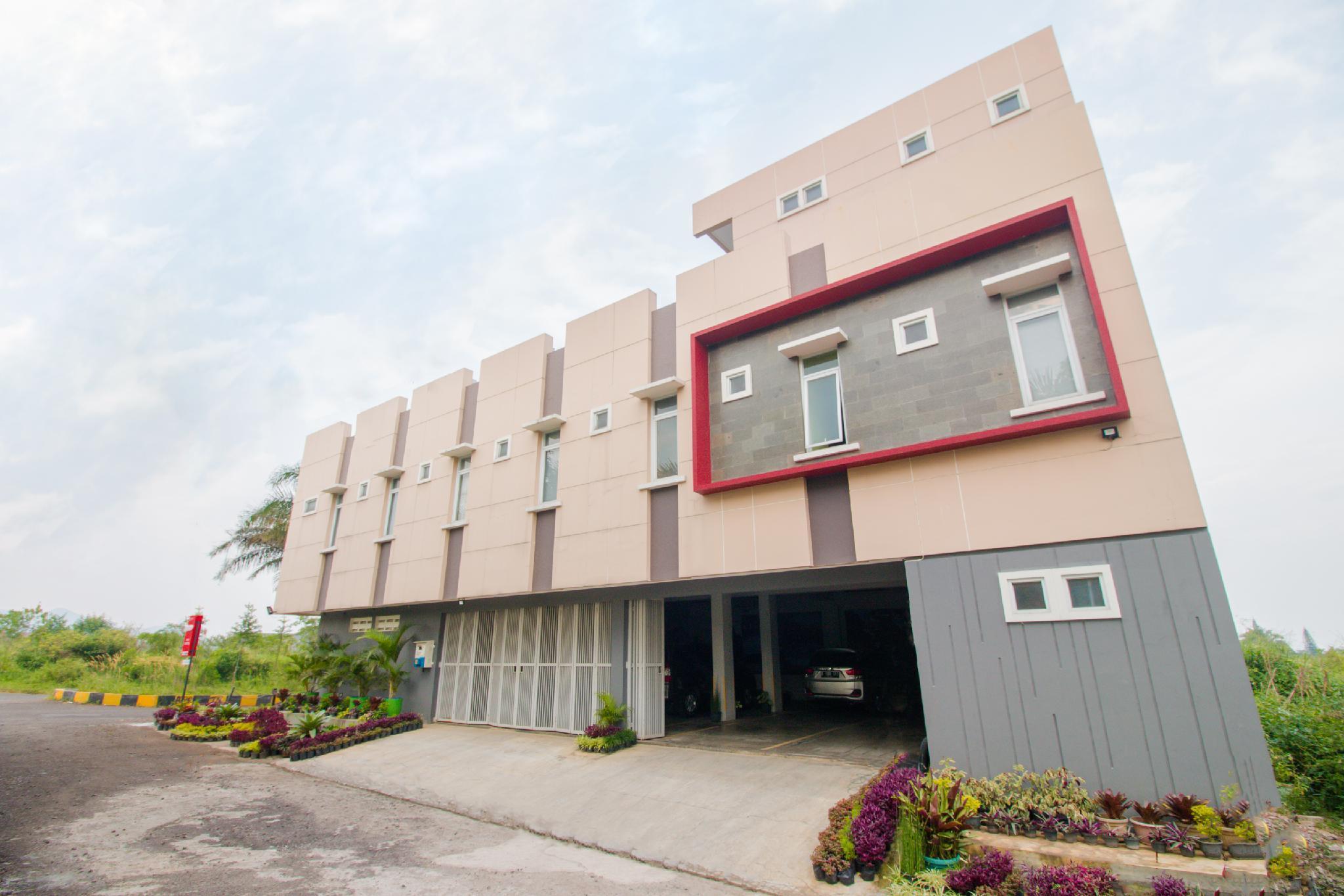 Oyo 871 Aira Costel Hotel Cianjur Ngoại thất bức ảnh