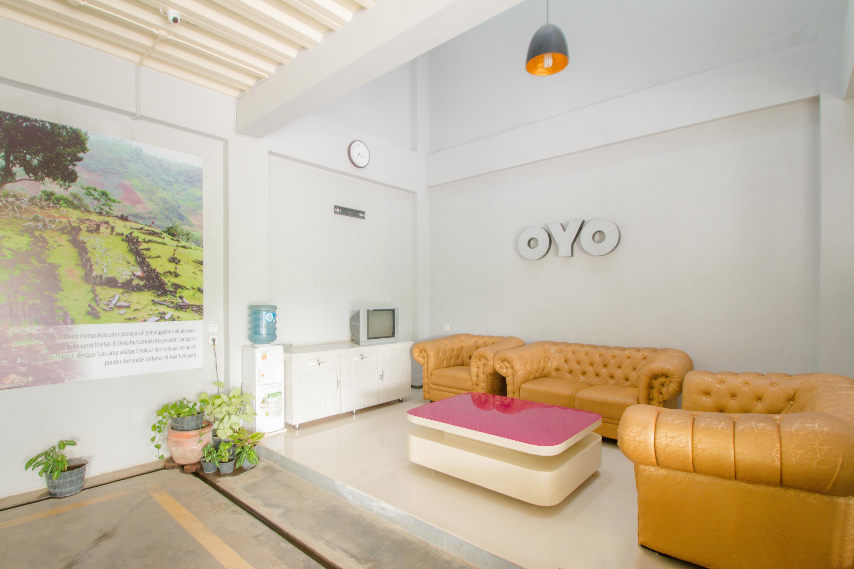 Oyo 871 Aira Costel Hotel Cianjur Ngoại thất bức ảnh