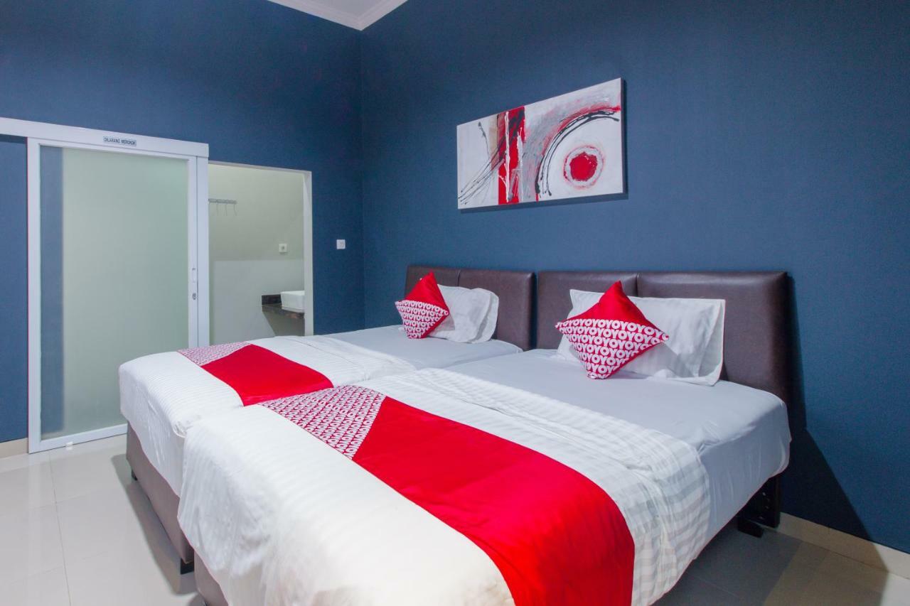 Oyo 871 Aira Costel Hotel Cianjur Ngoại thất bức ảnh