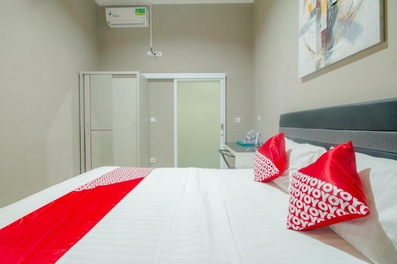 Oyo 871 Aira Costel Hotel Cianjur Ngoại thất bức ảnh
