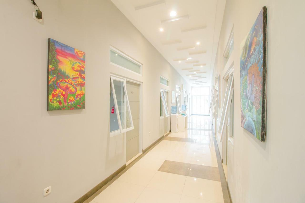 Oyo 871 Aira Costel Hotel Cianjur Ngoại thất bức ảnh